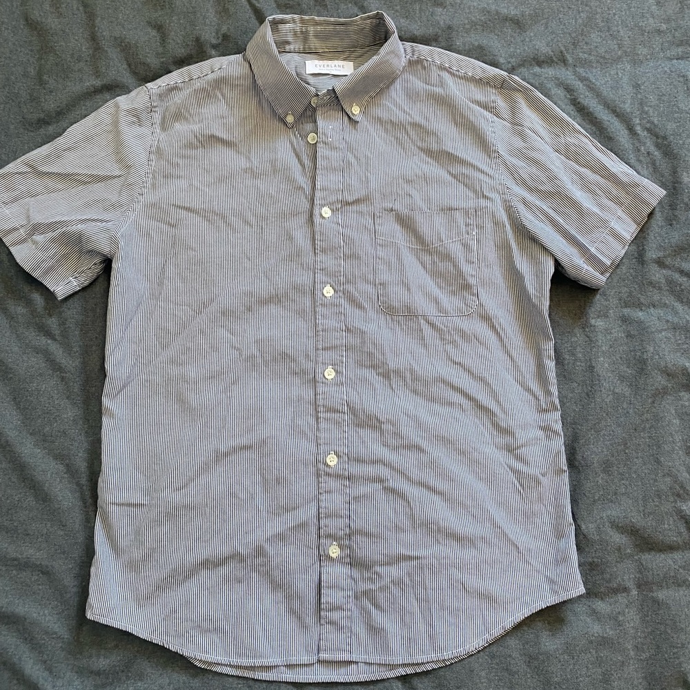 Everlane short sleeve shirt